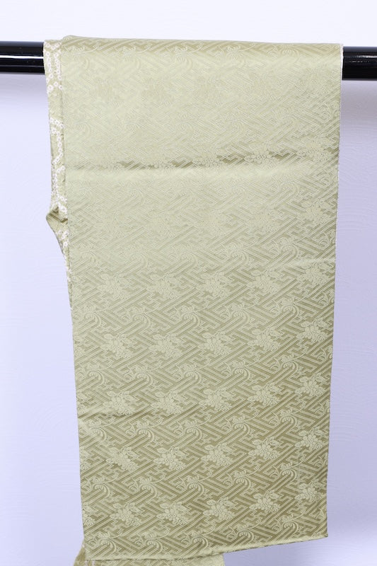 Nagoya obi (used sash), Arimatsu, Hikida Shibori (tie-dyeing), light green, white, geometric pattern, continuous Sayagata floral pattern, R106