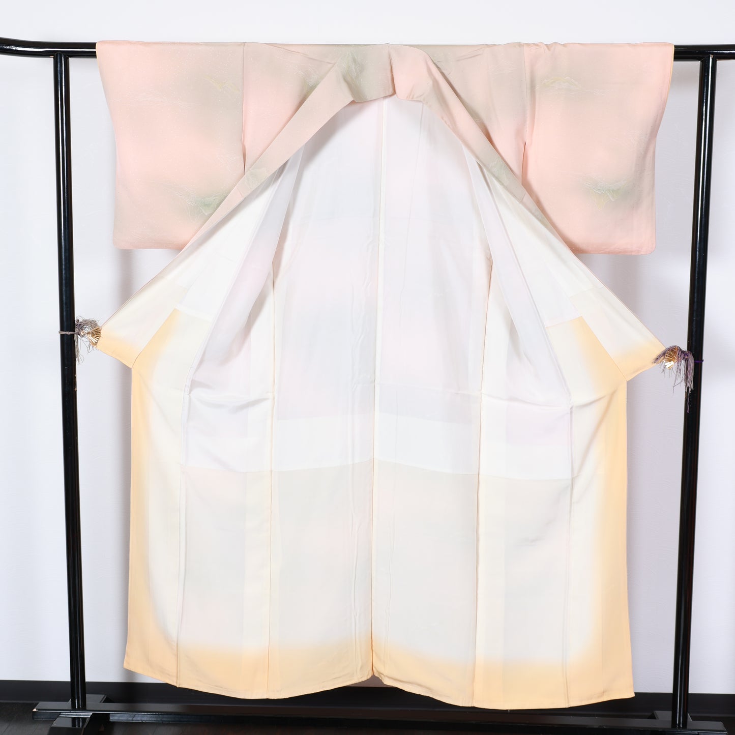 Japanese kimono used <Iromuzi> Msize  silk 100% /T