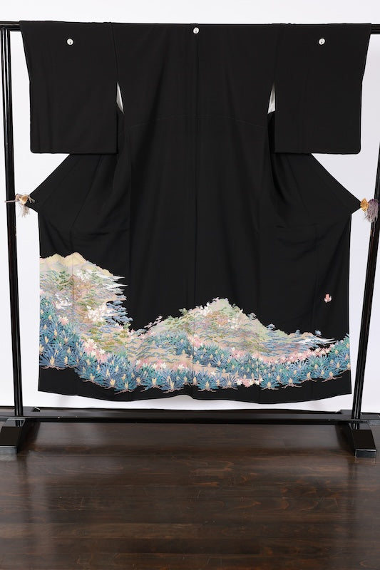 Japanese kimono used <Kurotomesode> M-size  silk 100% /TT33