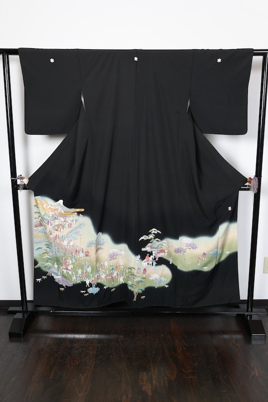 Black formal used kimono (Kurotomesode) - Black, Green, Purple, Indigo, Brown, White, Blue - Five crests of mandarin oranges - Hand-painted - Daimyo procession - R161