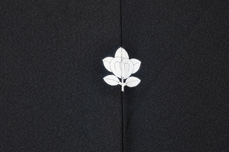 Black formal used kimono (Kurotomesode) - Black, Green, Purple, Indigo, Brown, White, Blue - Five crests of mandarin oranges - Hand-painted - Daimyo procession - R161