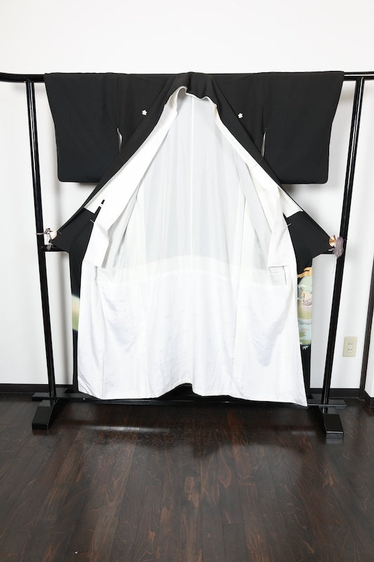 Black formal used kimono (Kurotomesode) - Black, Green, Purple, Indigo, Brown, White, Blue - Five crests of mandarin oranges - Hand-painted - Daimyo procession - R161