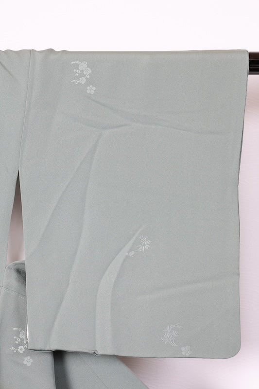 Japan used kimono fabric, designed by Ichiro Kakimoto, in Rikyu color, with a three-vine embroidered crest, Tang-style weave, floral pattern, made from wild silk, R157