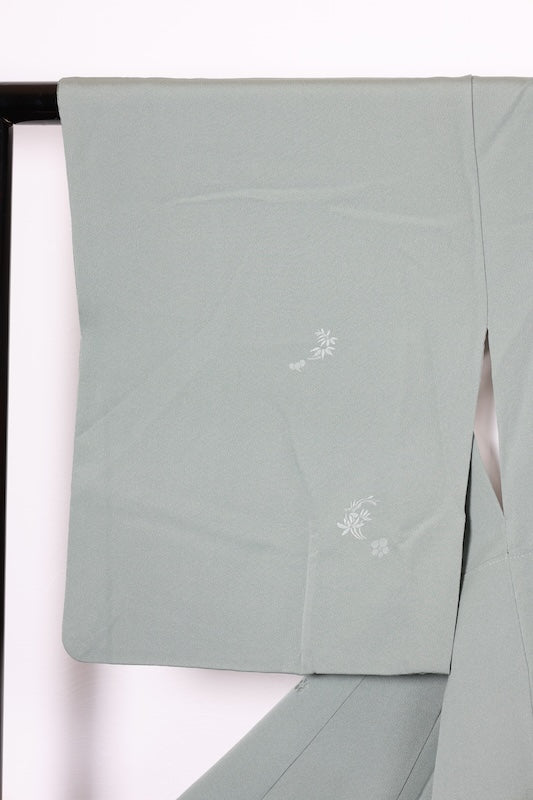Japan used kimono fabric, designed by Ichiro Kakimoto, in Rikyu color, with a three-vine embroidered crest, Tang-style weave, floral pattern, made from wild silk, R157