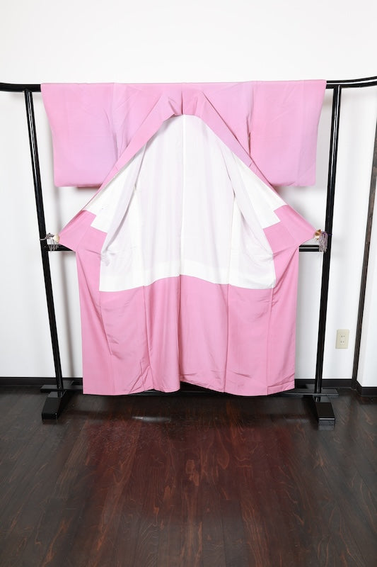 Japan used kimono fabric, pink and purple gradient, embroidered crest, Dakimiyoga, R156