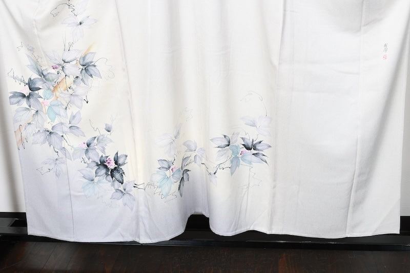 Japan used kimono, white, wisteria purple, gray, ink, purple, floral pattern, hand-painted, by a renowned artist, R171