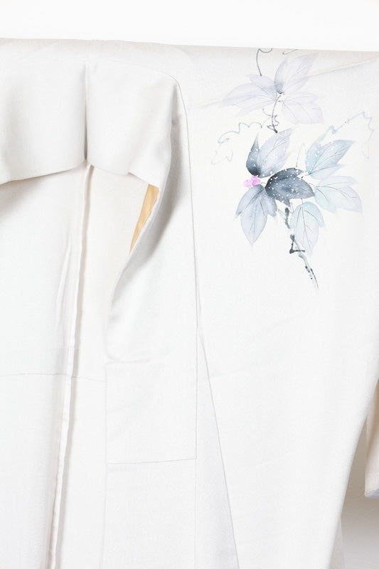 Japan used kimono, white, wisteria purple, gray, ink, purple, floral pattern, hand-painted, by a renowned artist, R171