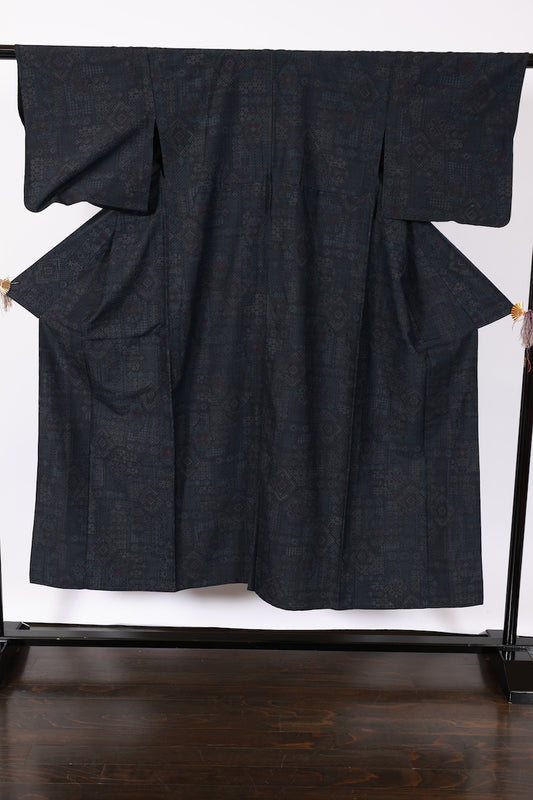 Japanese kimono used <Tsumugi> M-size  silk 100% /B910