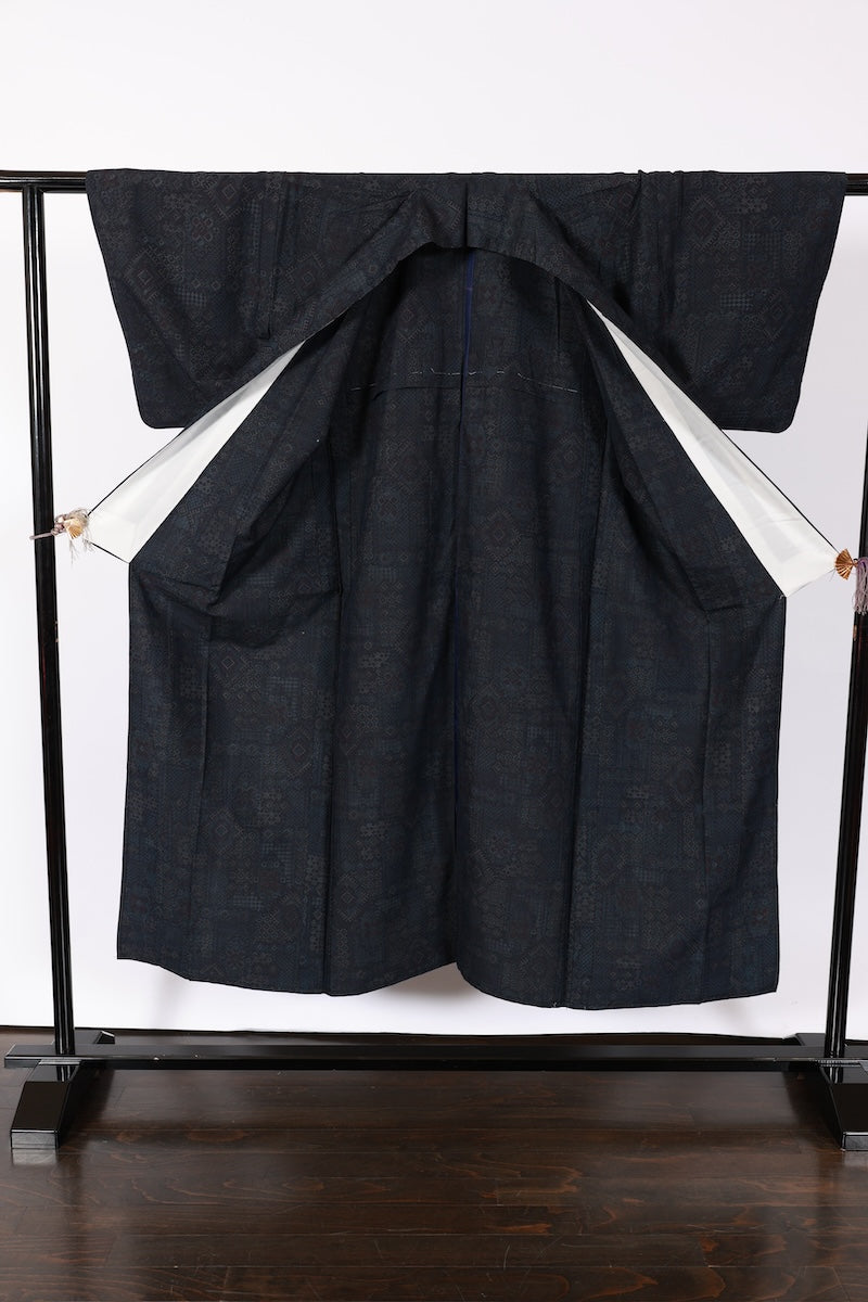 Japanese kimono used <Tsumugi> M-size  silk 100% /B910