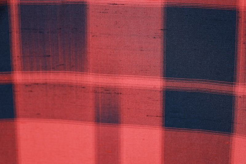 Tsumugi（Japan used kimono silk）shades of red and black checkered pattern, handwoven, R176