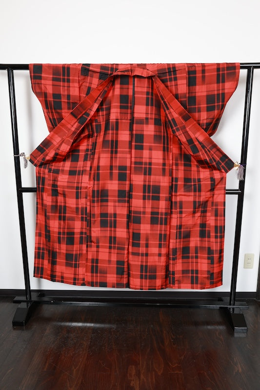 Tsumugi（Japan used kimono silk）shades of red and black checkered pattern, handwoven, R176