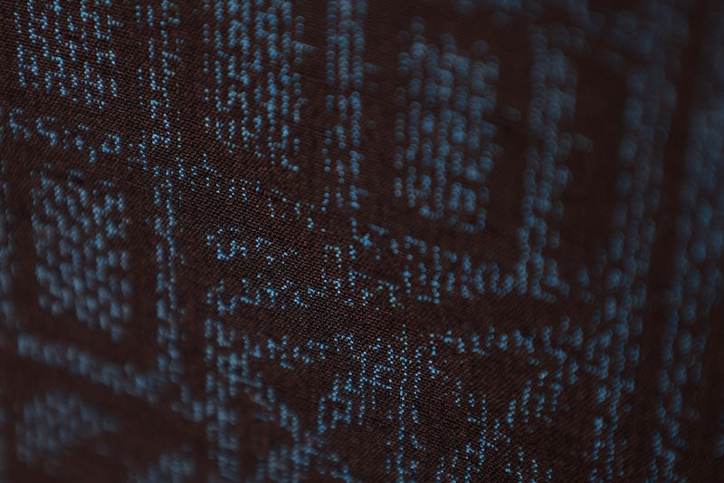 Tsumugi(Japan used kimono) silk fabric, shades of indigo, geometric pattern, hand-spun, R193