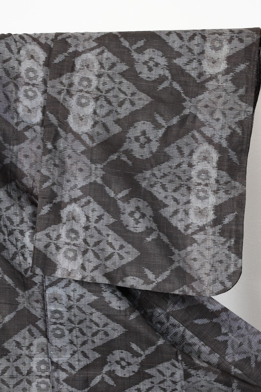 Summer Oshima Tsumugi used kimono silk fabric, gray, varying shades, Shippo pattern, horizontal ikat weave, handwoven, R209
