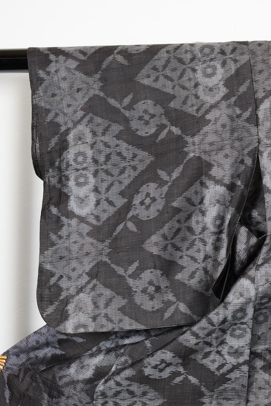 Summer Oshima Tsumugi used kimono silk fabric, gray, varying shades, Shippo pattern, horizontal ikat weave, handwoven, R209