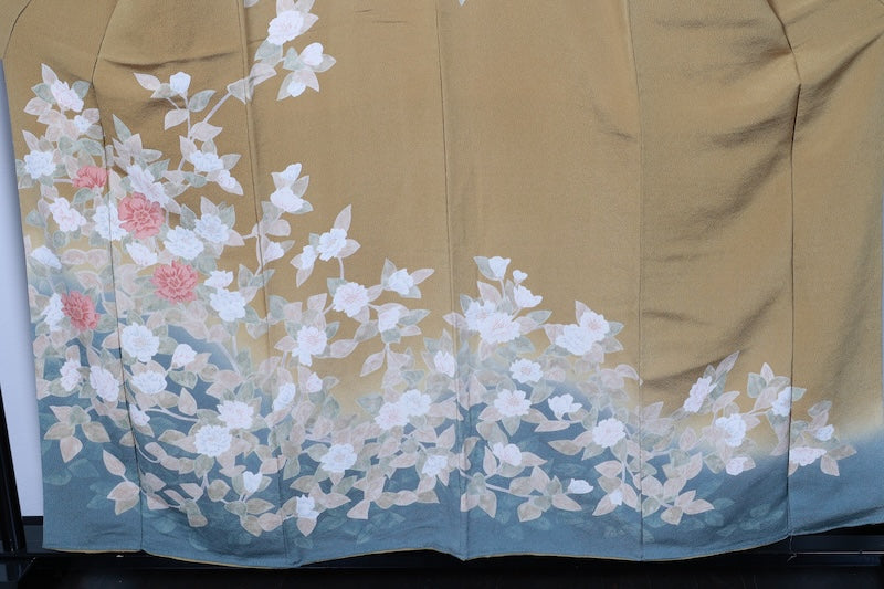 Japan used kimono, mustard yellow, gray, green, blue, brown, floral pattern, crepe silk, hand-painted Kyoto Yuzen dyeing, R255