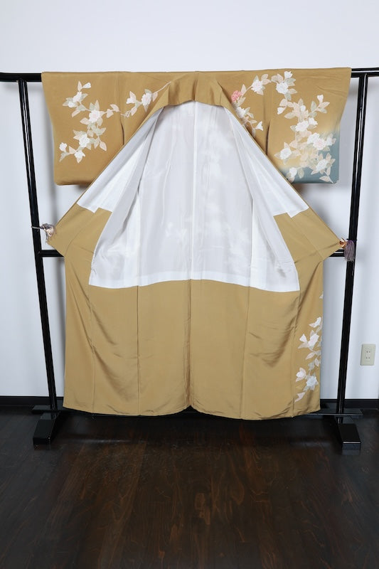Japan used kimono, mustard yellow, gray, green, blue, brown, floral pattern, crepe silk, hand-painted Kyoto Yuzen dyeing, R255