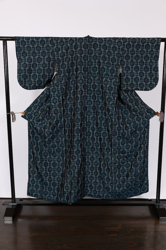 Japanese kimono used <Tsumugi> M-size  silk 100% /B961