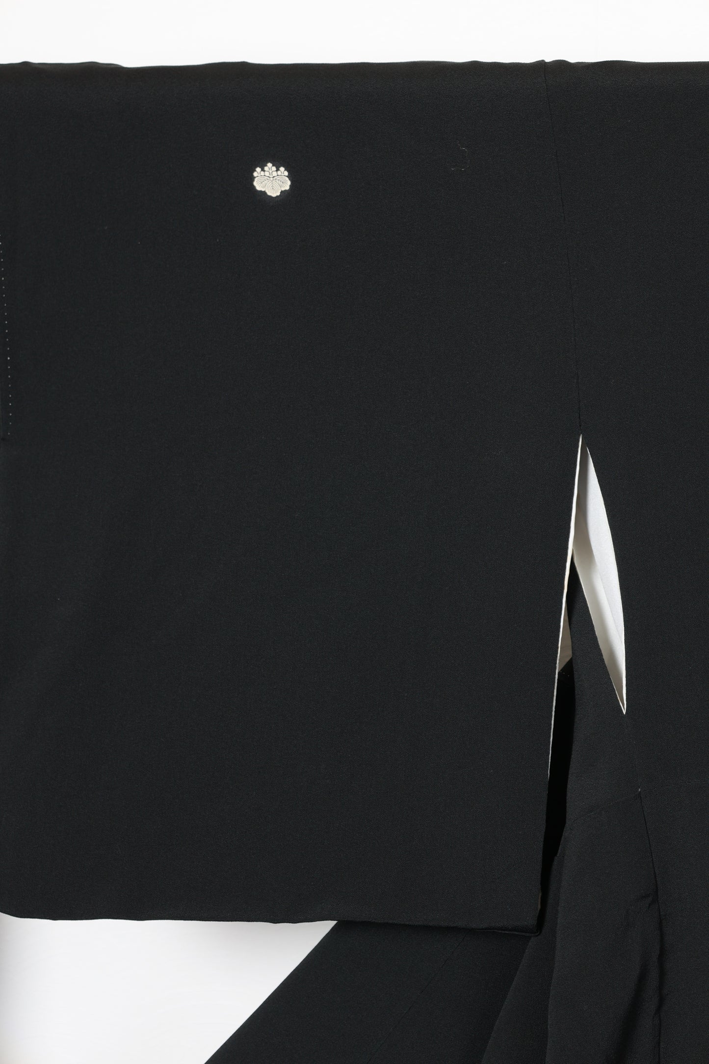 Black formal used kimono (Kurotomesode), designer piece, five crests (Gosan no Kiri), hand-painted design, R253