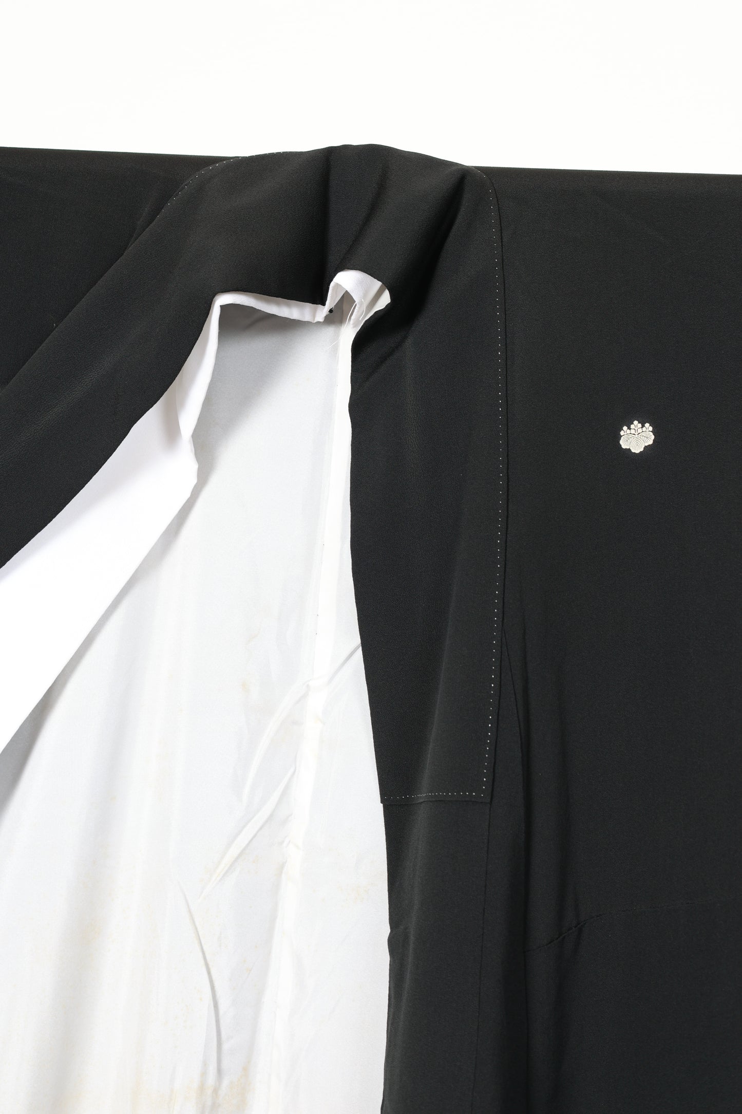 Black formal used kimono (Kurotomesode), designer piece, five crests (Gosan no Kiri), hand-painted design, R253