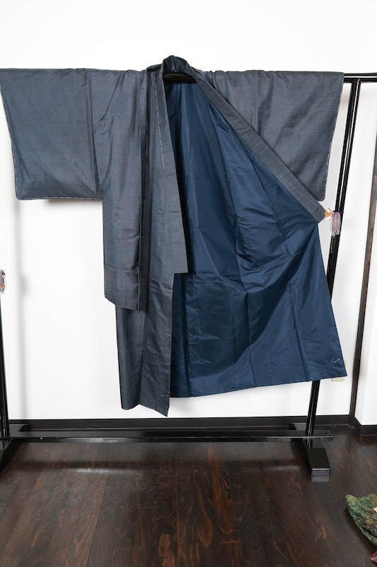 Men's authentic Oshima Tsumugi ensemble with undergarment, brand new and unused, shades of indigo, mud-dyed, plant-dyed, hundred tortoise shell pattern, R214