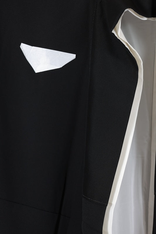 New, unused formal kimono (Tomesode). Black, gold, white, and gray. Rinpa style. Features include waves, fans, plum blossoms, chrysanthemums, grapes, maple leaves, and gold thread embroidery. Kyoto Yuzen dyeing. B1470