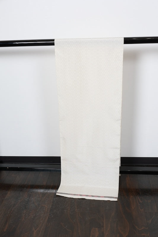 Authentic Oshima Tsumugi silk fabric, brand new, white and gray, with a water plantain pattern, post-dyed, R296
