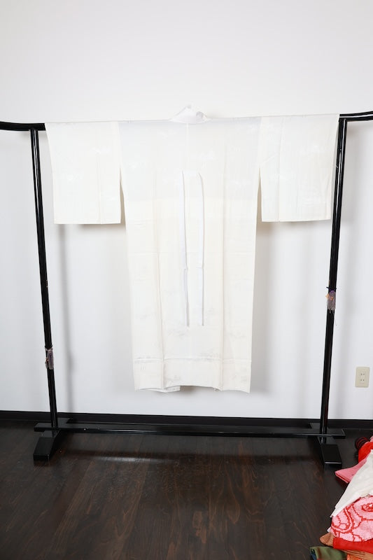 White long undergarment, Tang-style weave, pagoda and wave pattern, R320