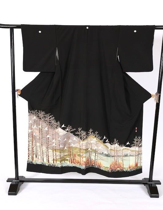 Japanese kimono used <Kurotomesode> Msize  silk 100% /T595