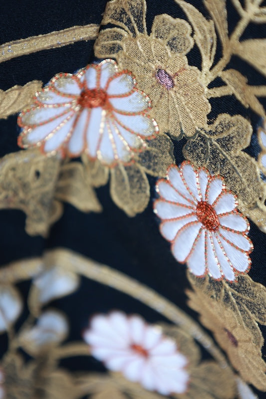 Black formal kimono used (Kurotomesode) - Gold and white, dappled pattern, gold embroidery, floral design, five crests, three oak leaves, J7