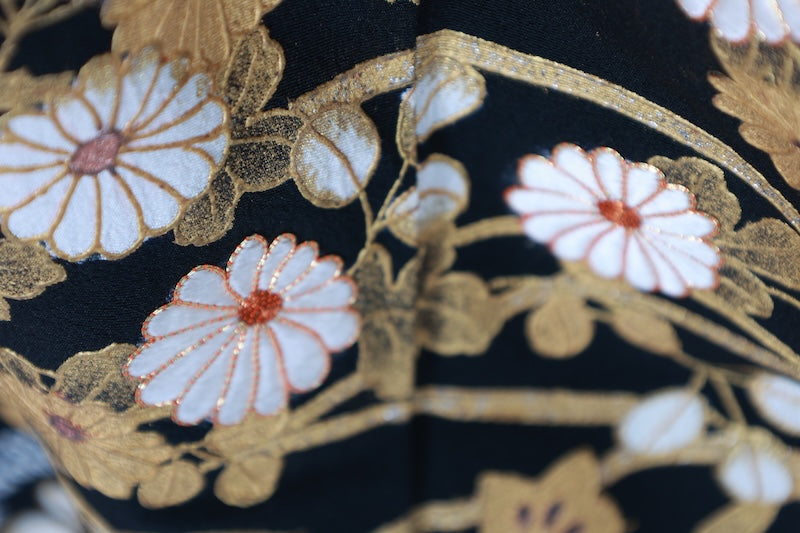 Black formal kimono used (Kurotomesode) - Gold and white, dappled pattern, gold embroidery, floral design, five crests, three oak leaves, J7