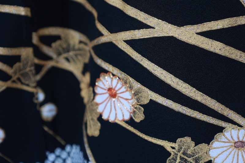 Black formal kimono used (Kurotomesode) - Gold and white, dappled pattern, gold embroidery, floral design, five crests, three oak leaves, J7