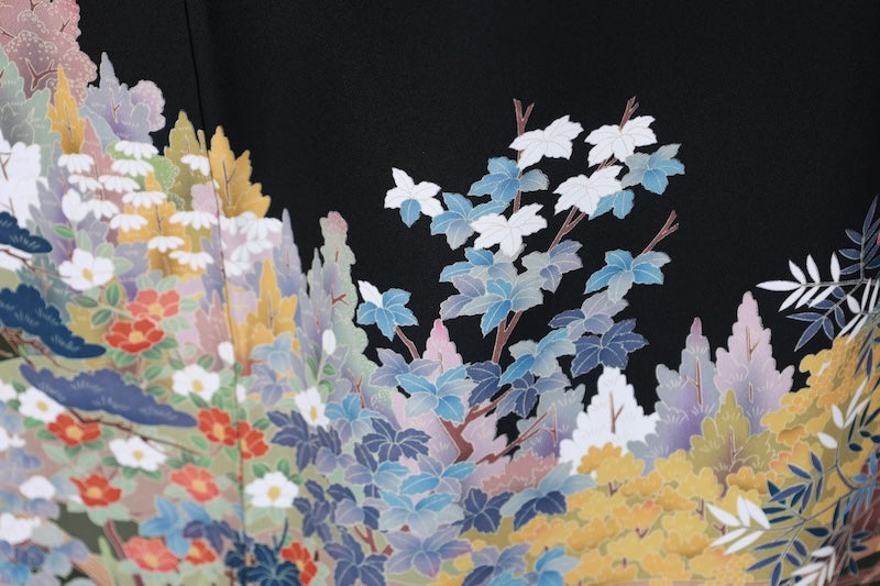 Black formal kimono used (Kurotomesode), Kyoto Yuzen dyeing, coral, indigo, ochre, green, brown, pine, bamboo, camellia, garden, hand-painted, five crests (plum blossom), J13