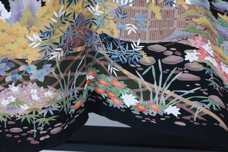 Black formal kimono used (Kurotomesode), Kyoto Yuzen dyeing, coral, indigo, ochre, green, brown, pine, bamboo, camellia, garden, hand-painted, five crests (plum blossom), J13