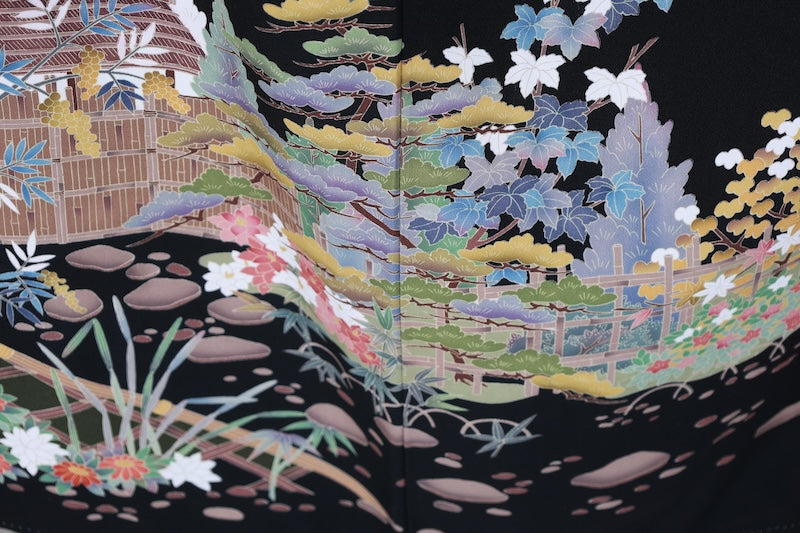Black formal kimono used (Kurotomesode), Kyoto Yuzen dyeing, coral, indigo, ochre, green, brown, pine, bamboo, camellia, garden, hand-painted, five crests (plum blossom), J13
