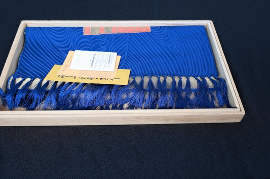 Table runner, Hakata weave, brand new, blue, red, gold, wave pattern, gold seal, R396