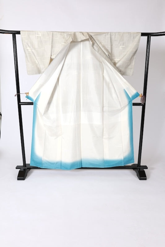 used Authentic white Oshima Tsumugi silk fabric, white and indigo, seven-mark weave, abstract pattern, J39