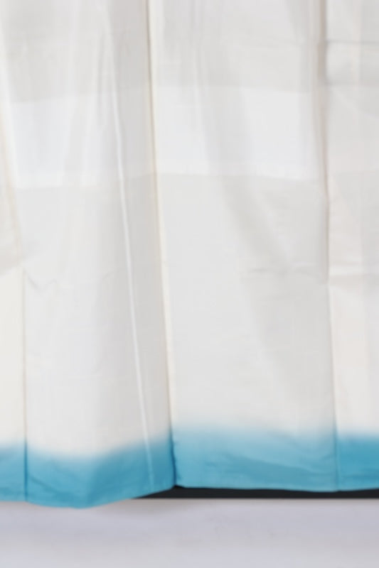 used Authentic white Oshima Tsumugi silk fabric, white and indigo, seven-mark weave, abstract pattern, J39