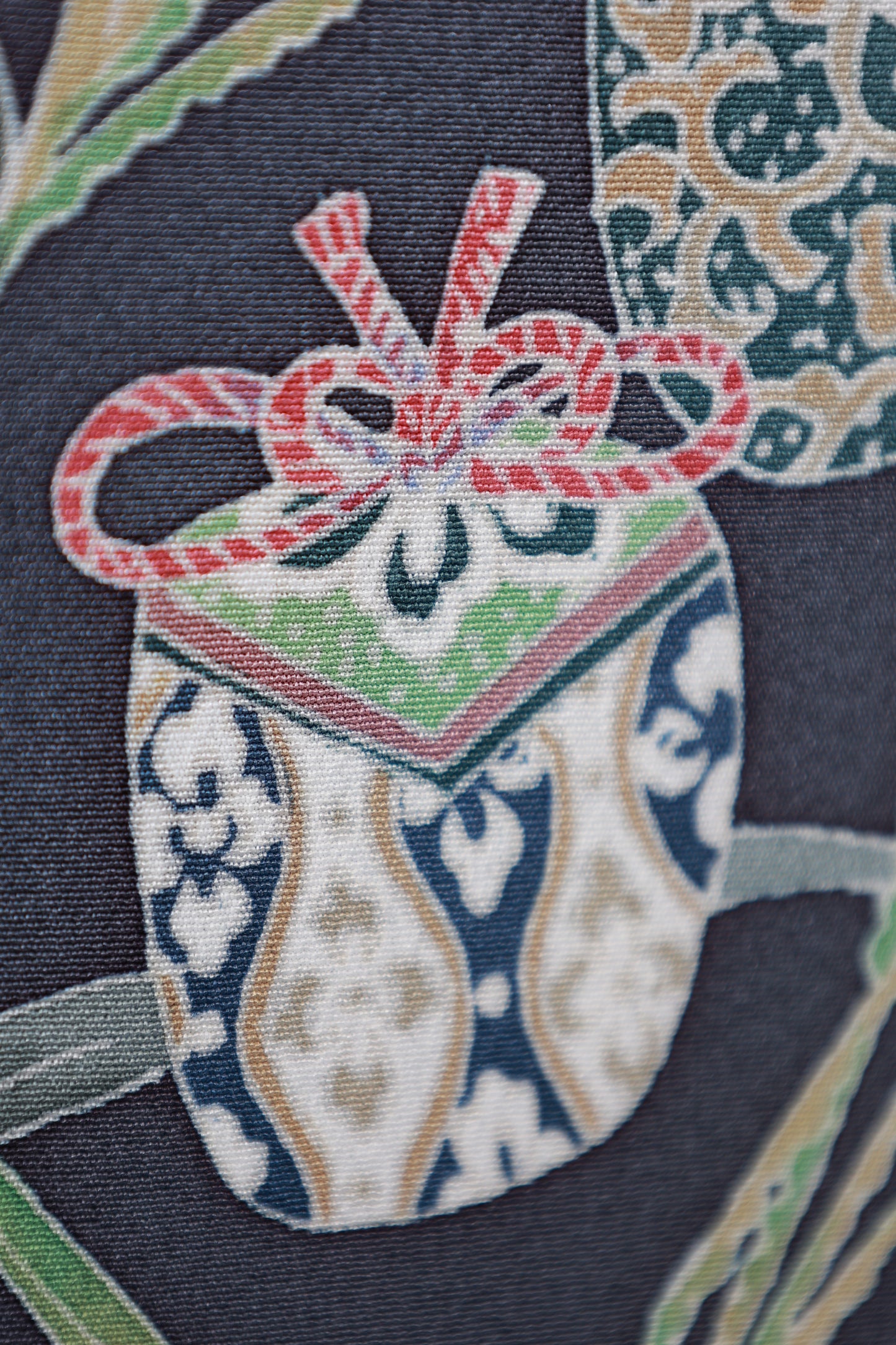 Japanese kimono  (L) -size 100% silk  / Colored Tomesode, Hon Kaga Yuzen, Ichiro Kakimoto, Navy Blue, Green, Yellow, Gray, Swallow, Blue, Natsume, Sewing Crest Maruni Sword Oxalis V8