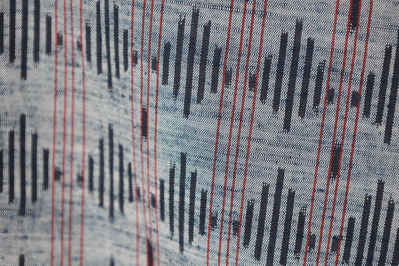 Japan used kimono Tokamachi Tsumugi silk fabric, light blue, indigo, reddish-brown, geometric pattern, handwoven, L43