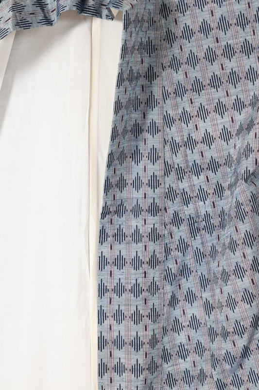 Japan used kimono Tokamachi Tsumugi silk fabric, light blue, indigo, reddish-brown, geometric pattern, handwoven, L43