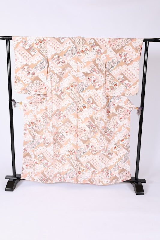 Komon (used kimono) - Beige, Coral, and shades of brown - Camellia, Iris, Dewdrop grass, Seigaiha (wave pattern), Diamond pattern, Chrysanthemum - Kyo-Yuzen (Kyoto-style dyeing) - L41