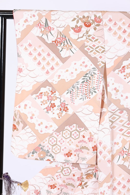 Komon (used kimono) - Beige, Coral, and shades of brown - Camellia, Iris, Dewdrop grass, Seigaiha (wave pattern), Diamond pattern, Chrysanthemum - Kyo-Yuzen (Kyoto-style dyeing) - L41