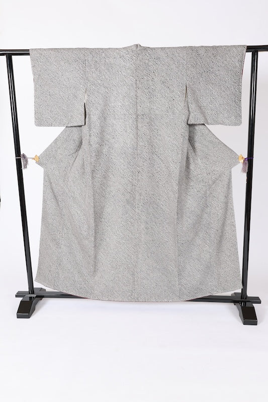 Komon  (small patterned kimono), brand new, unused, Hikita Shibori (tie-dyeing) pattern, black, reddish-brown, white, size L71