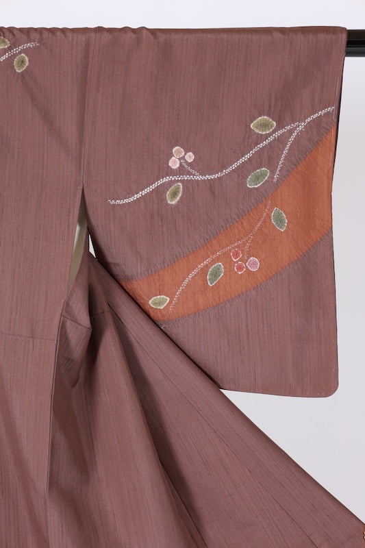 New, unused formal kimono (Houmongi), Tsumugi silk, shades of brown, green, purple, reddish-brown, embroidered tie-dye, hat tie-dye, floral pattern, L68