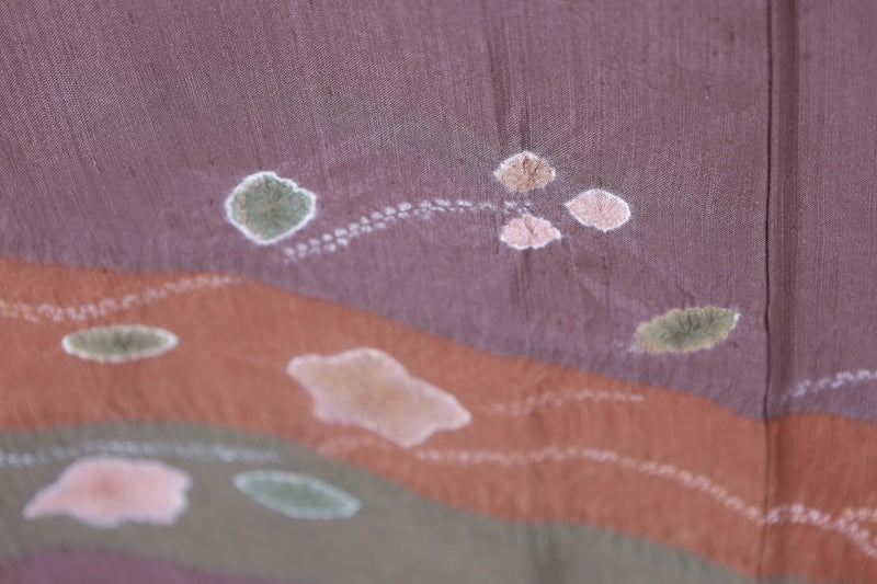 New, unused formal kimono (Houmongi), Tsumugi silk, shades of brown, green, purple, reddish-brown, embroidered tie-dye, hat tie-dye, floral pattern, L68