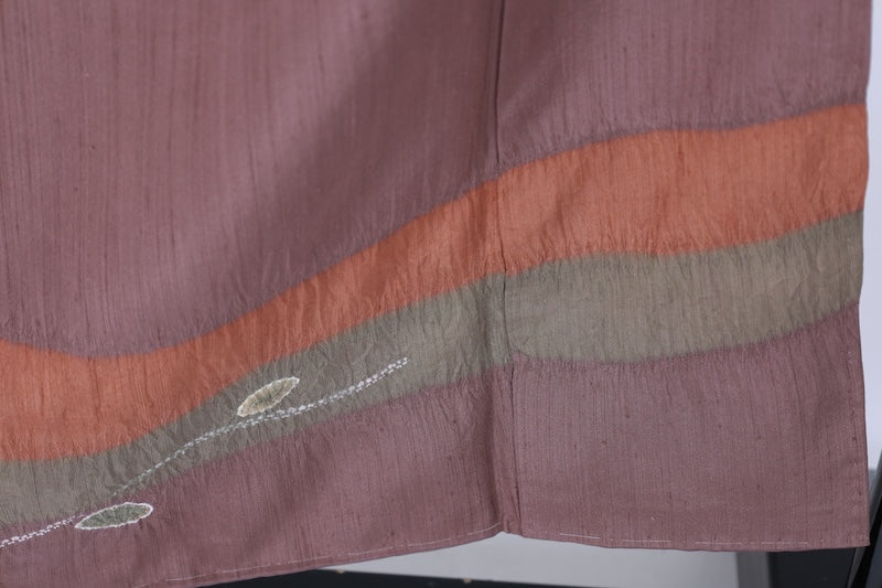 New, unused formal kimono (Houmongi), Tsumugi silk, shades of brown, green, purple, reddish-brown, embroidered tie-dye, hat tie-dye, floral pattern, L68