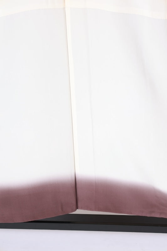 New, unused formal kimono (Houmongi), Tsumugi silk, shades of brown, green, purple, reddish-brown, embroidered tie-dye, hat tie-dye, floral pattern, L68