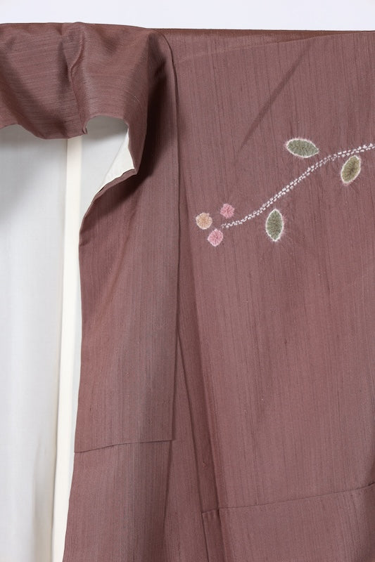 New, unused formal kimono (Houmongi), Tsumugi silk, shades of brown, green, purple, reddish-brown, embroidered tie-dye, hat tie-dye, floral pattern, L68