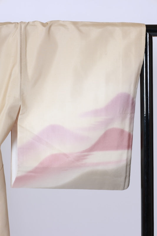 Visiting kimono used, Hakusan Tsumugi silk, beige, shades of purple, gray, distant mountain design, hand-painted, L76