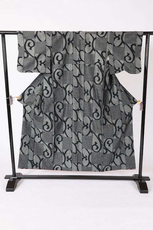 Japanese kimono used Silk pongee, shades of gray and black, arabesque pattern, ikat, handwoven, L75